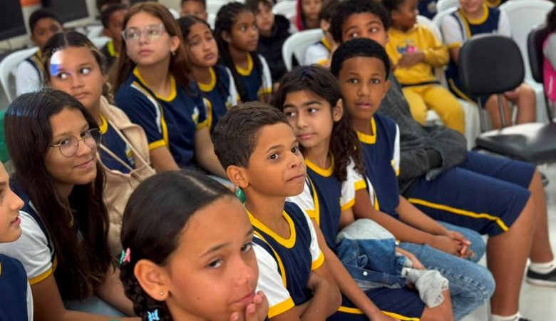 Programa Educaseg leva palestra sobre bullying e cyberbullying a alunos da Rede Municipal