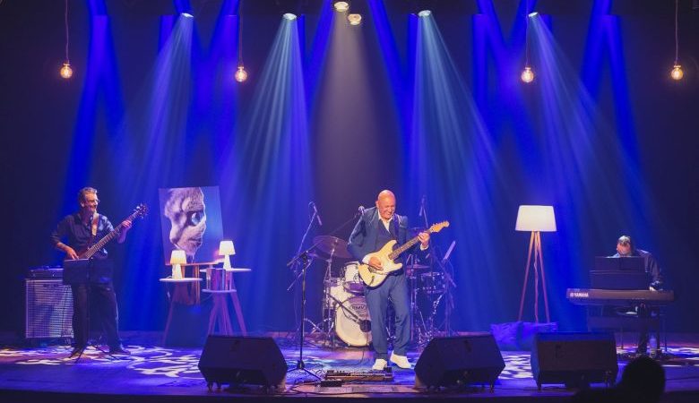 Teatro Municipal Joel Barcellos apresenta espetáculo “Tudo Azul”