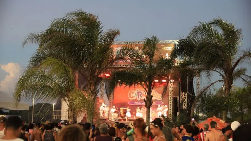 Rio das Ostras recebe 100 mil turistas no Carnaval e movimenta R$ 30 milhões