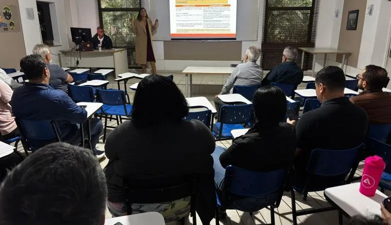 Rio das Ostras atualiza gestores sobre Políticas de Regularização Fundiária