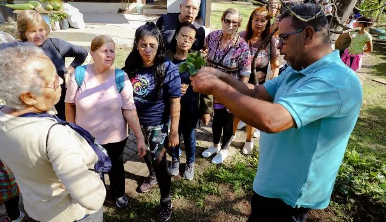 Centro de Educação Ambiental de Rio das Ostras recebe idosos