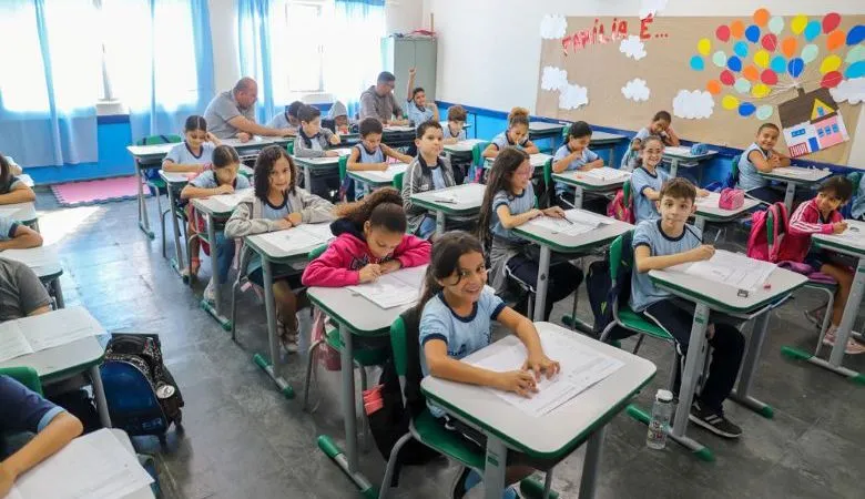 Renovação de matrículas segue até esta quarta-feira, dia 26, em Rio das Ostras