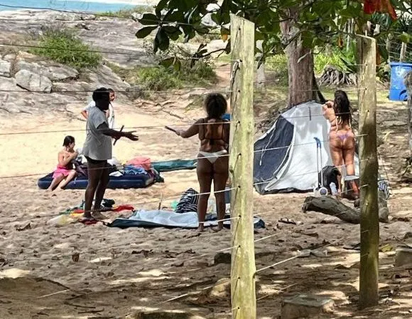 Defesa Ambiental de Rio das Ostras apaga incêndio em Itapebussus