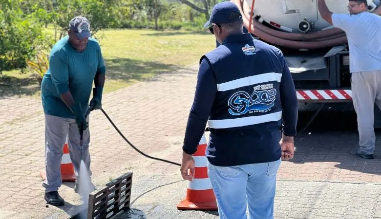 SAAE coíbe ligações irregulares de esgoto em torno da Lagoa de Iriry