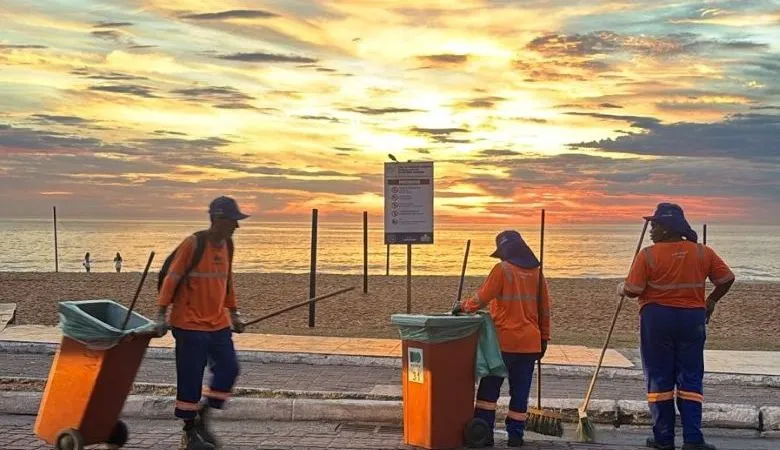 Reforço na limpeza pública garante cidade mais limpa no Réveillon