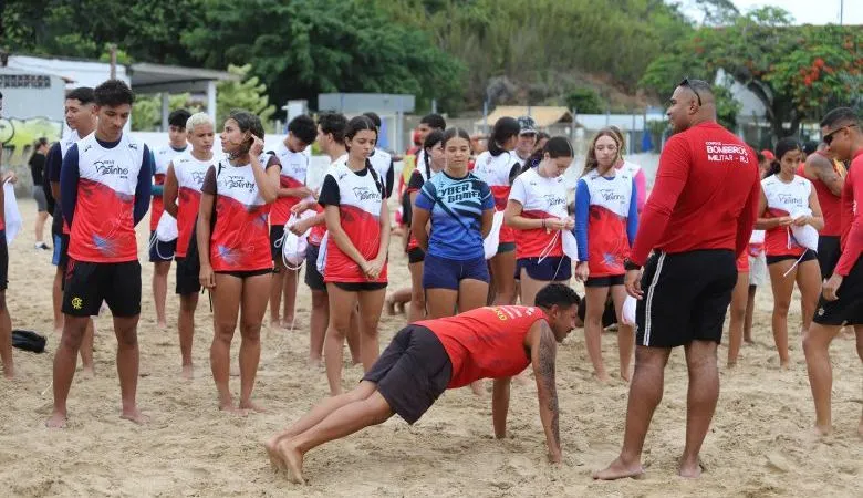 Segunda semana do Botinho inicia com aulas de salvamento e noções de primeiros socorros