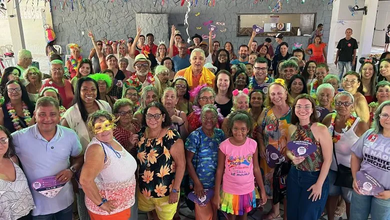 Baile de Carnaval dos Idosos abre festejos da folia em Rio das Ostras